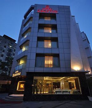 Kempton Hotel Calcutta Exteriör bild
