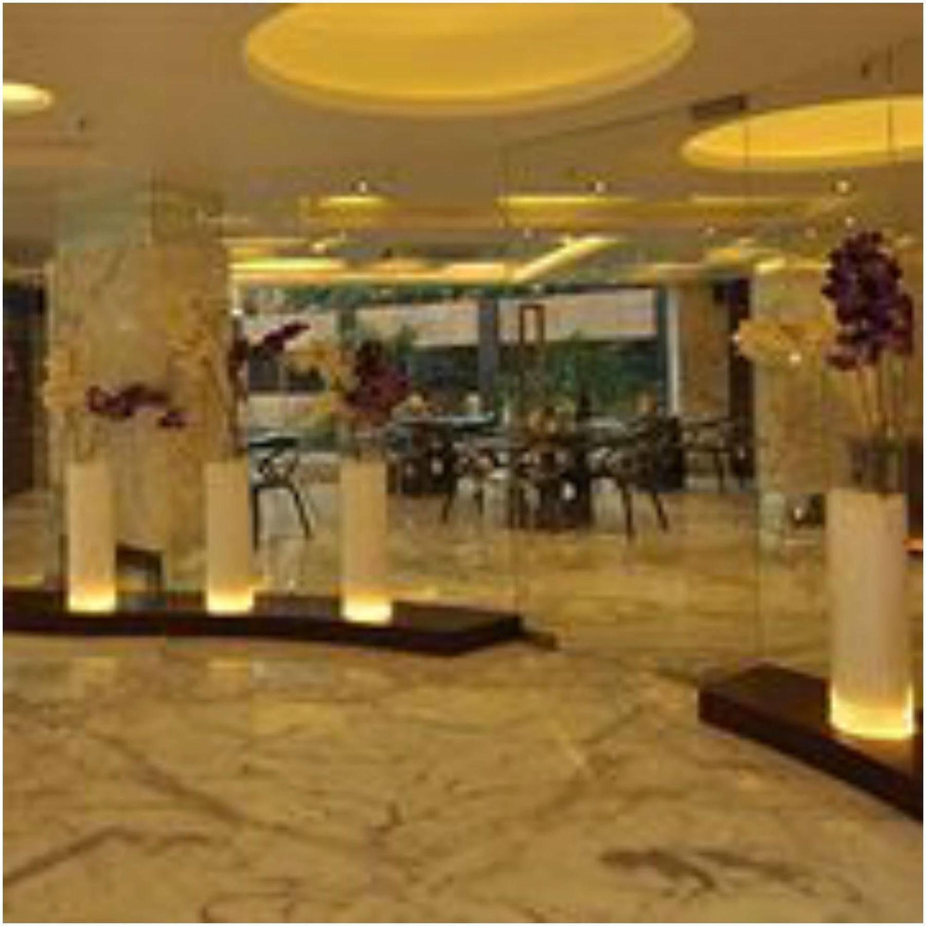 Kempton Hotel Calcutta Exteriör bild