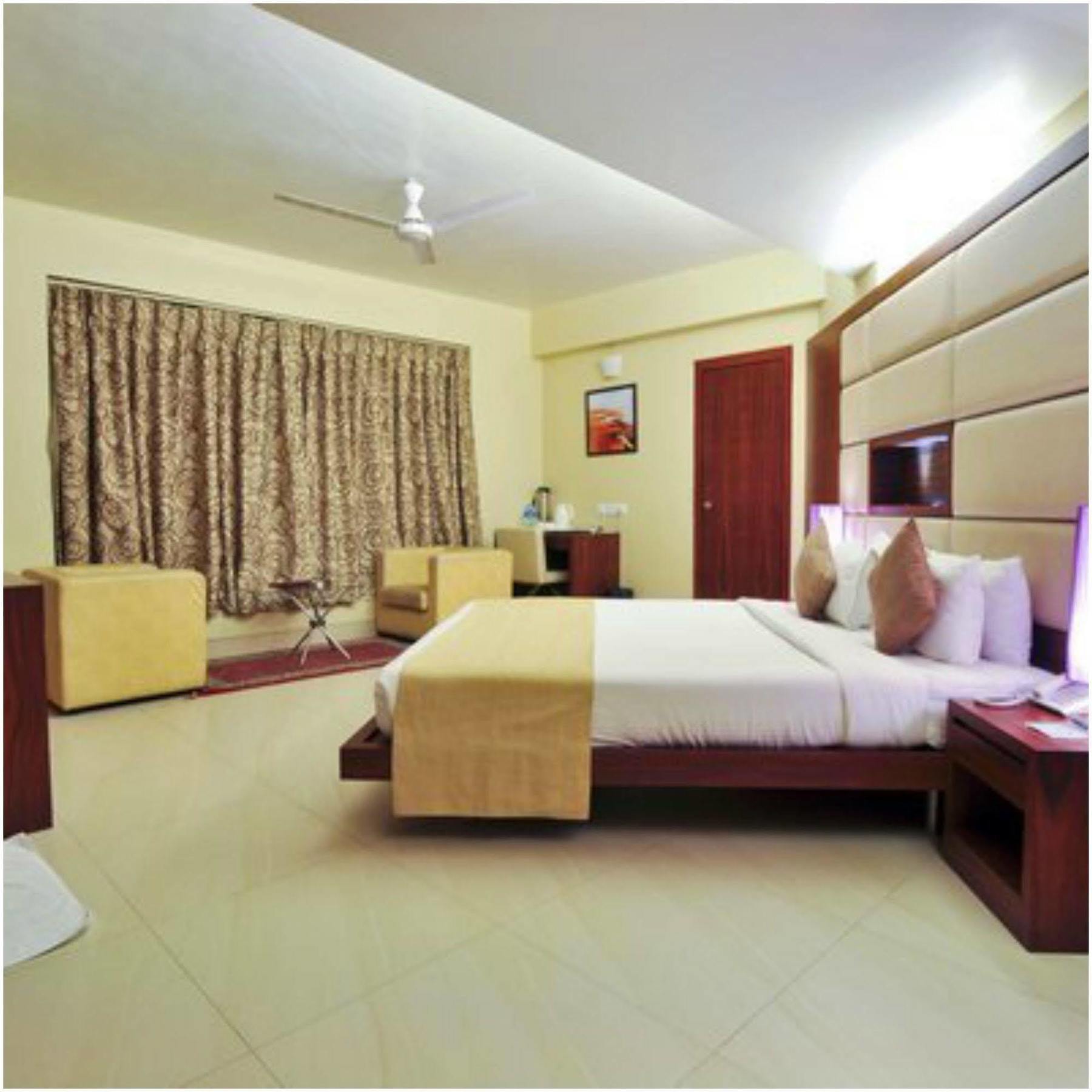 Kempton Hotel Calcutta Exteriör bild