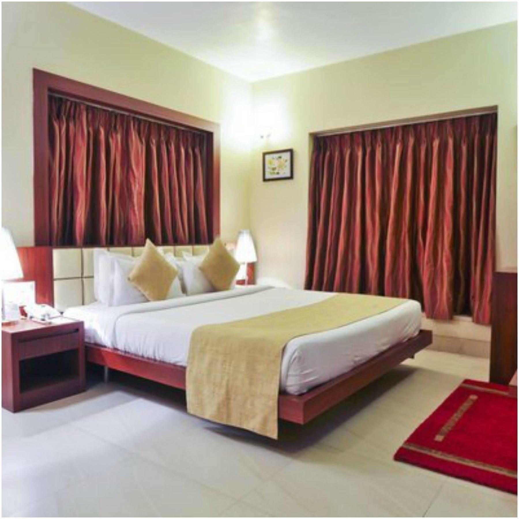 Kempton Hotel Calcutta Exteriör bild