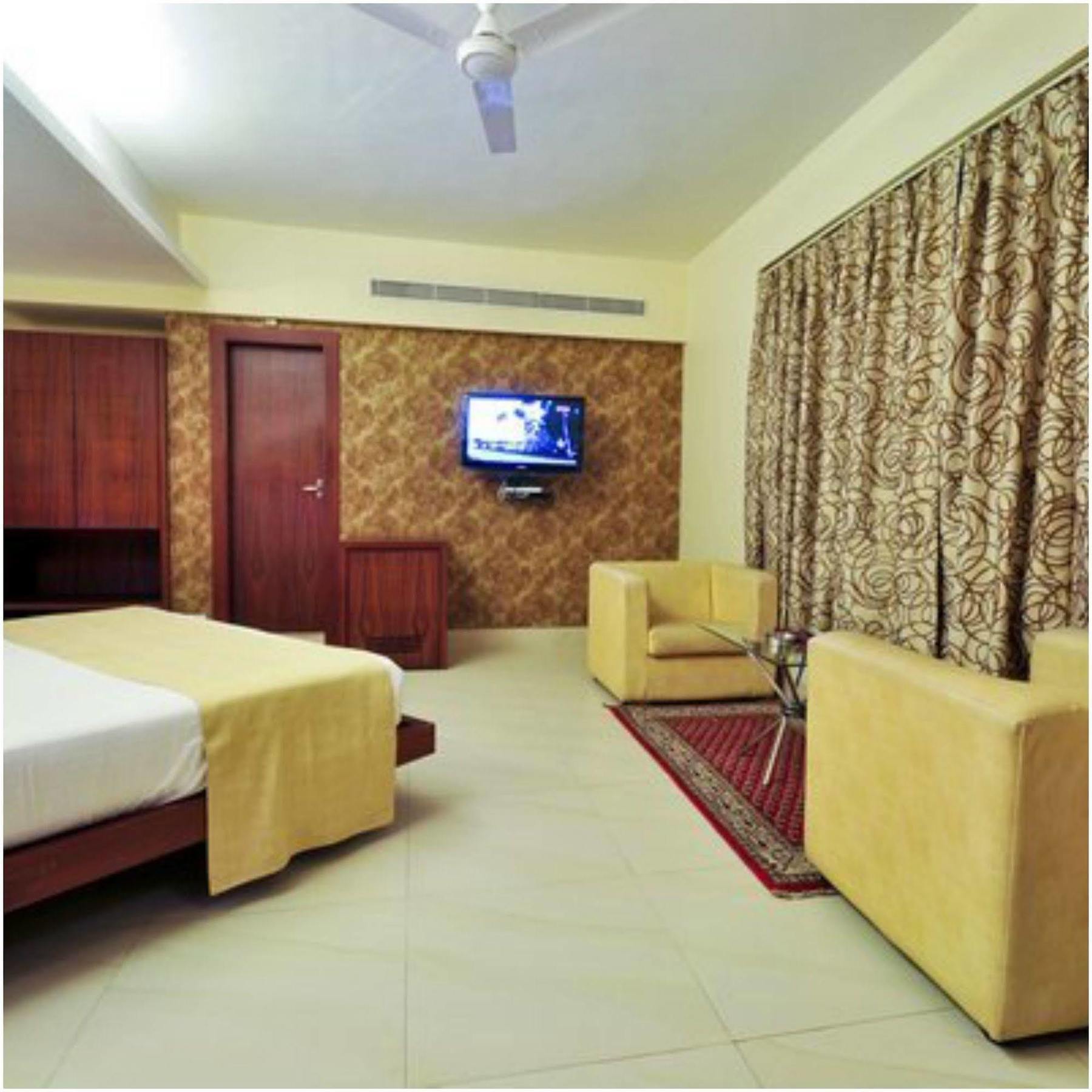 Kempton Hotel Calcutta Exteriör bild