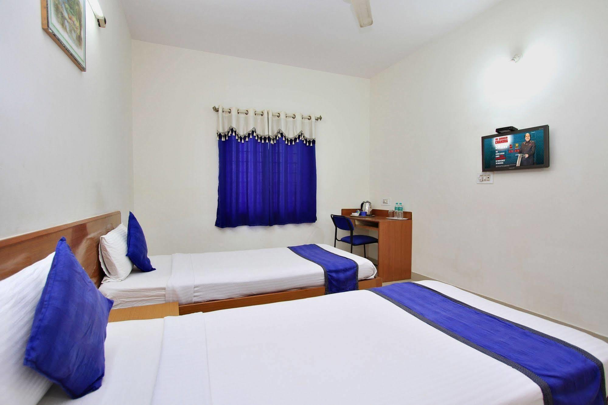 Kempton Hotel Calcutta Exteriör bild