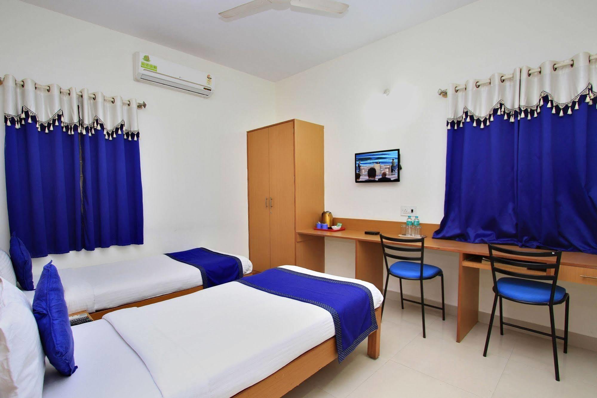 Kempton Hotel Calcutta Exteriör bild